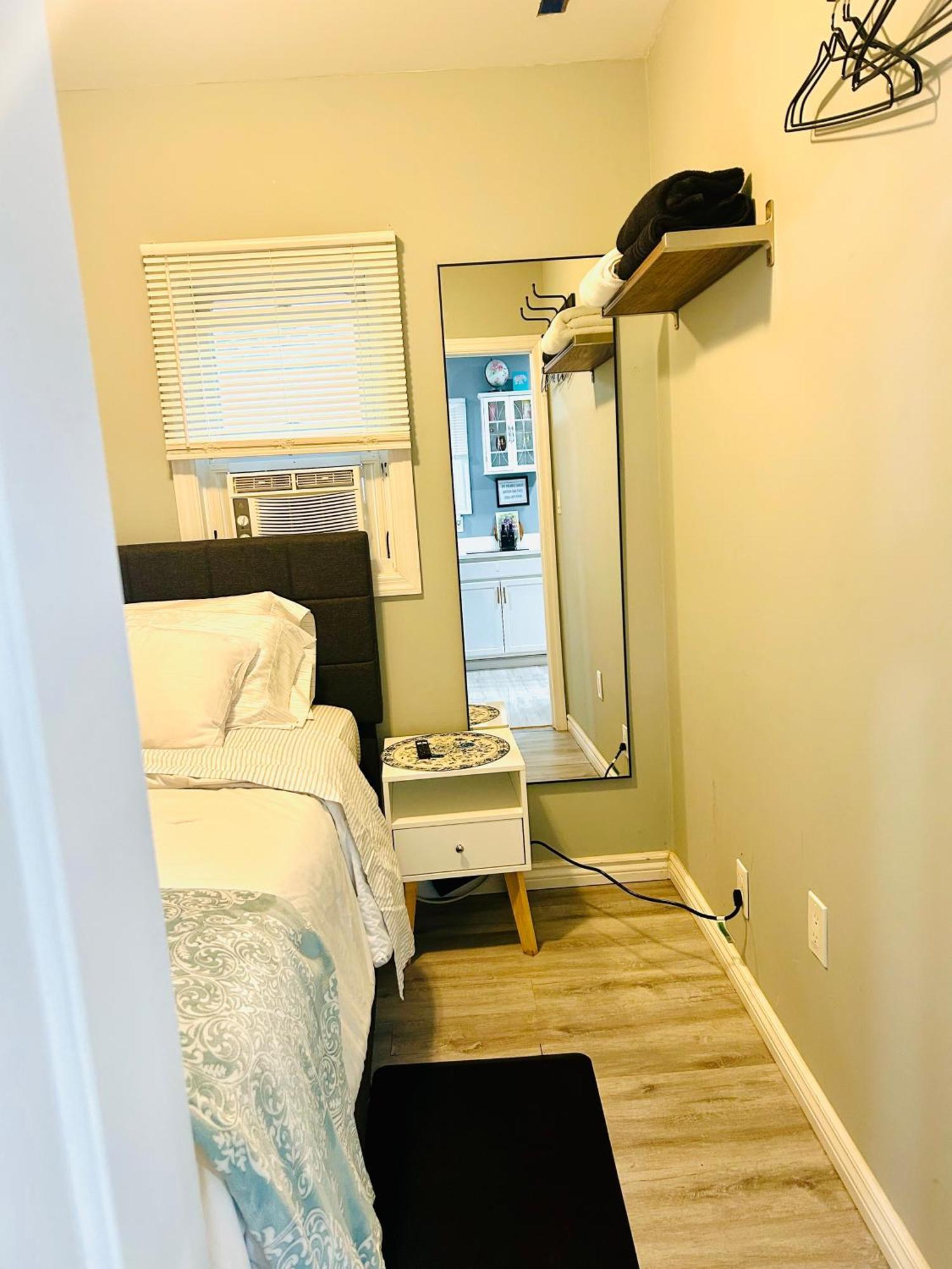 Fancy Studio Private Entrance Selden Екстер'єр фото